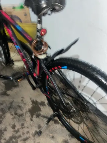 Bicicleta Colli Atalanta Aro 29 - Preta/Vermelha