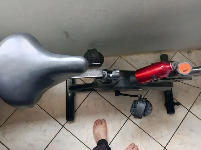 Vendo barato bicicleta ergométrica semi novo
