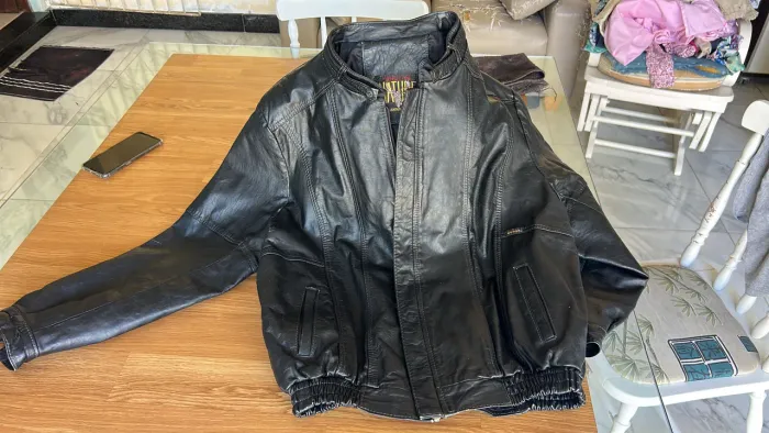 VENDO ESTA JAQUETA DE COURO