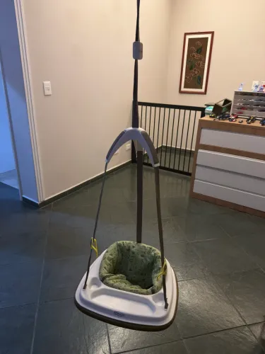 Jumper/pula-pula graco para batente de porta