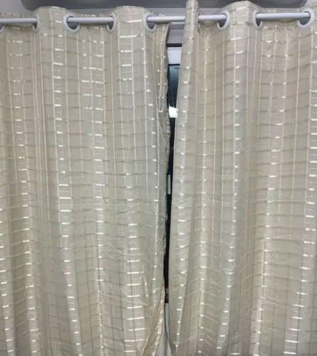 Cortina black-out PVC com voil xadres cor bege