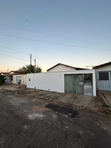 ALUGA-SE ESTA CASA-SETOR LESTE-