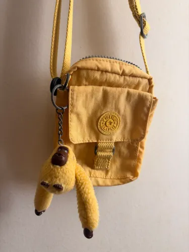 Bolsa Kipling amarela