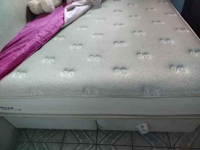 Vendo cama de casal seminova