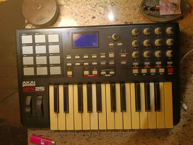 AKAI MPK25