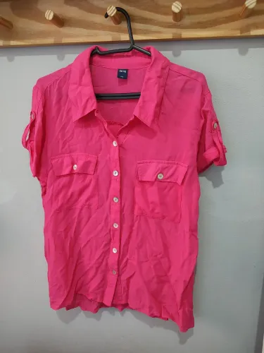 Camiseta de Botão Hering Rosa Tamanho P perfeito estado 25