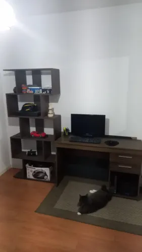 Estante e mesa escritório
