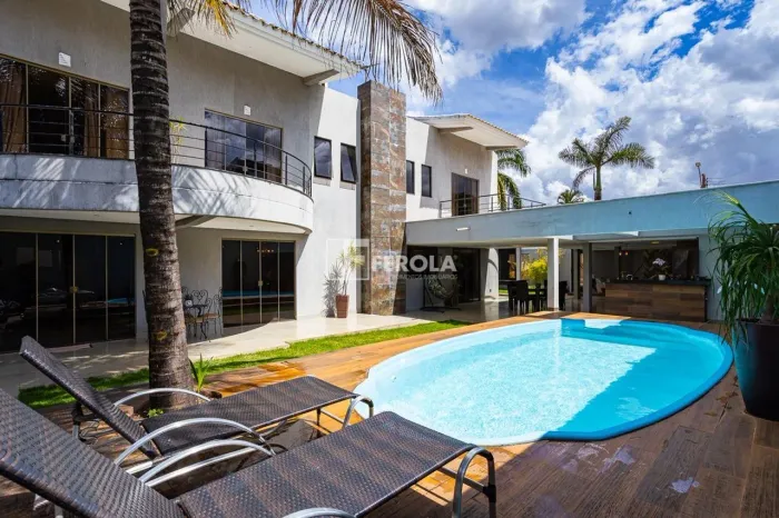 SHVP Rua 8 Vicente Pires Casa Sobrado 3 suites Lazer Armarios