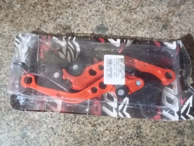 Manete esportiva laranja para moto com freio a disco 