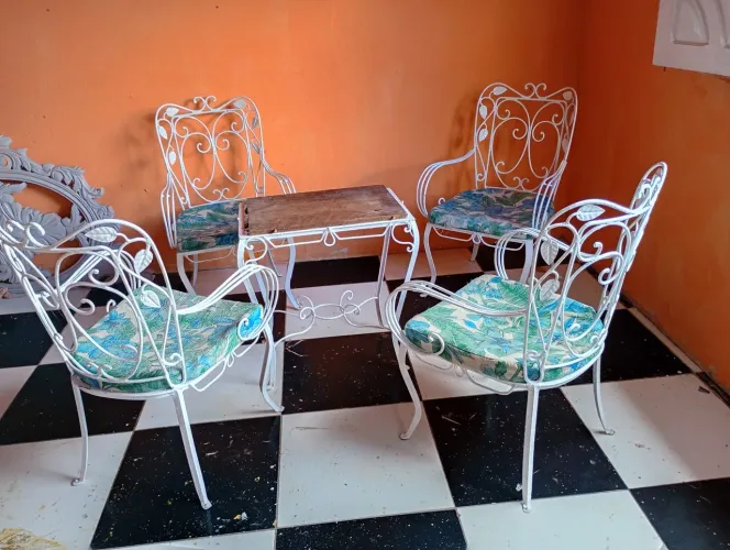 Conjunto com 5 peças em ferro perfeito.