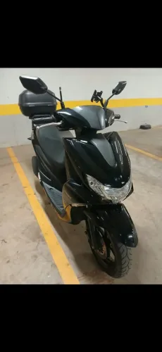 Moto Yamaha fluo abs 125