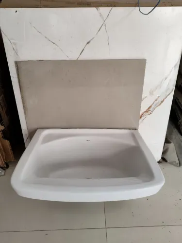 tanque de louça esmaltada branco da marca Deca