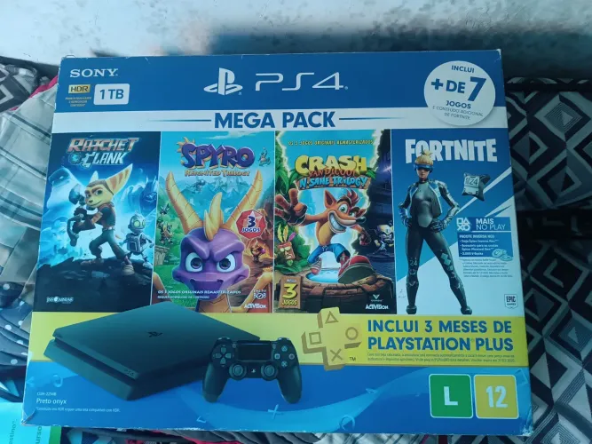 Playstation 4 semi novo 