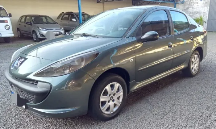 Peugeot 207 Sedan Passion XR 1.4 Flex 8V 4P 2010