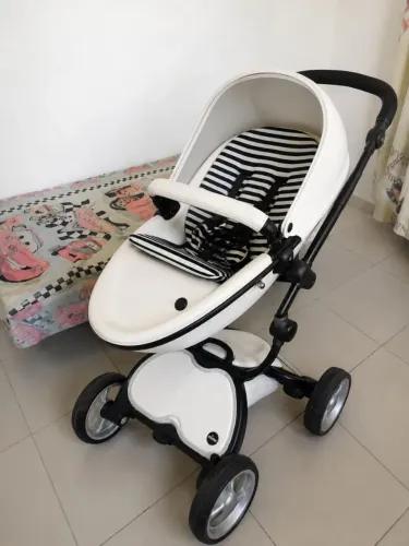 Carrinho de bebê mima xari