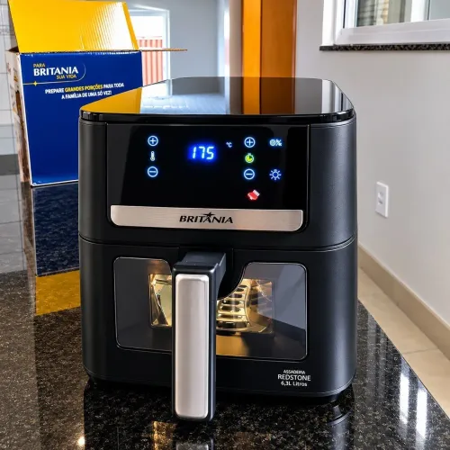 Air Fryer Britânia 6,5L 1700W 8 Funções Painel Digital Redstone BAF65A
