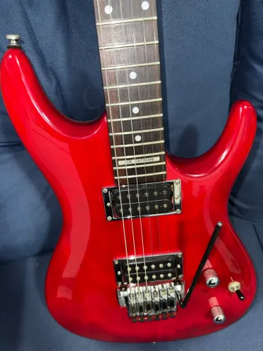 Guitarra Ibanez Signature JS100 (Joe Satriani)