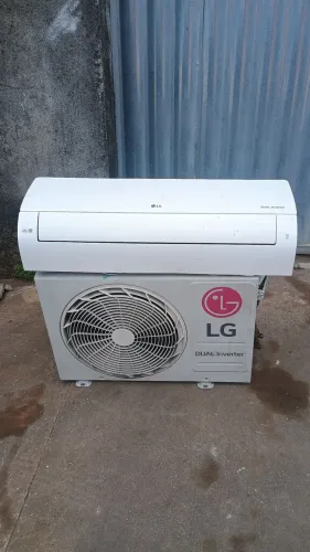 Ar condicionado LG inverte de 12 mil btus serpentina cobre com controle funcionando