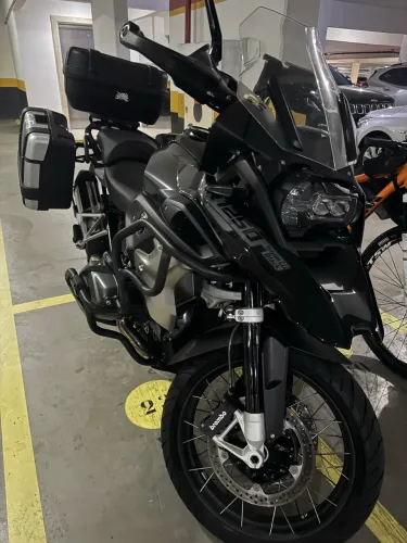GS 1250 modelo Baixo Triple Black 2024