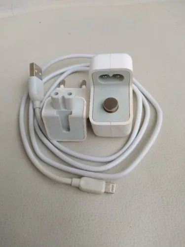 Carregador USB Apple A5115 e cabo Lightning