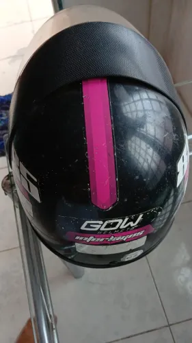capacete usado.
