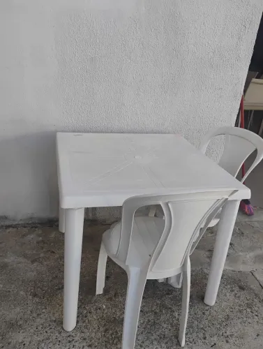 Mesa com 4 cadeiras