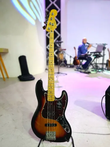 Baixo Fender Player II Modified Active Jazz Bass Ativo