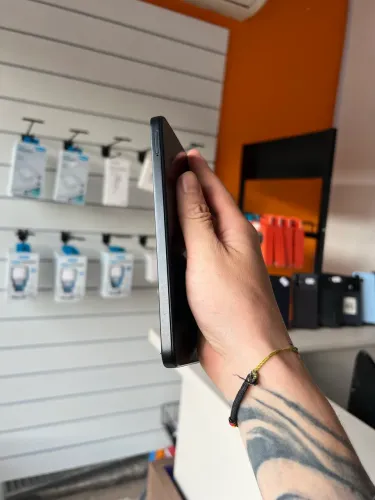 Redmi 13 semi novo 256gb 690$