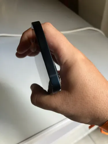 iPhone 13 128GB display