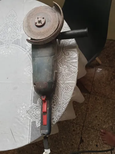 Vende uma lixadeira Bosch 