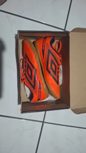 Chuteira Futsal UMBRO tamanho 40 usada