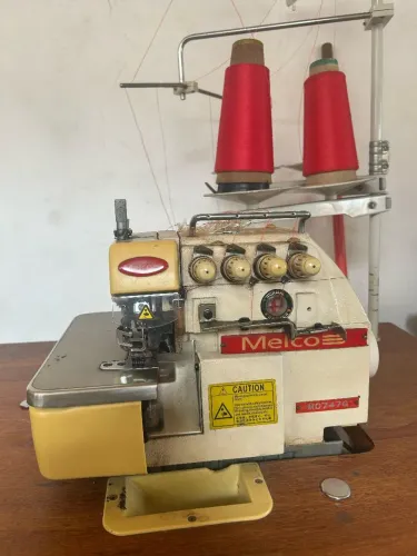 Máquina de costura Overlock 4 fios