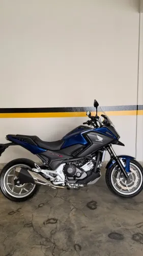 Honda NC750X 2021 4.000 km rodados (praticamente zero!)