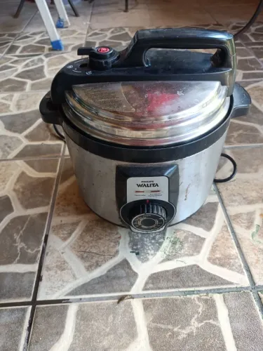 Panela elétrica c/defeito
