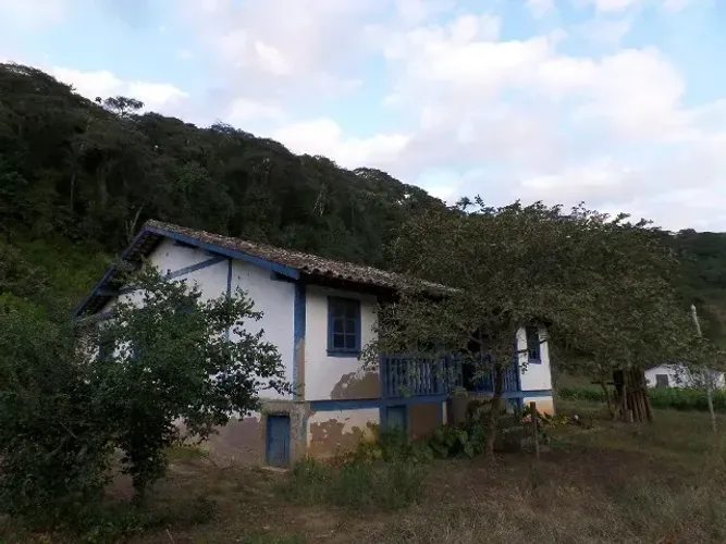 Sitio com cocheiras em Providência  -  Teresópolis  -  R.J:.