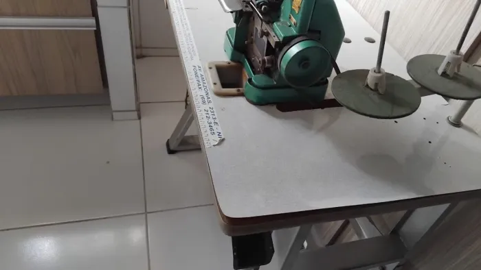 Overloque semi industrial 