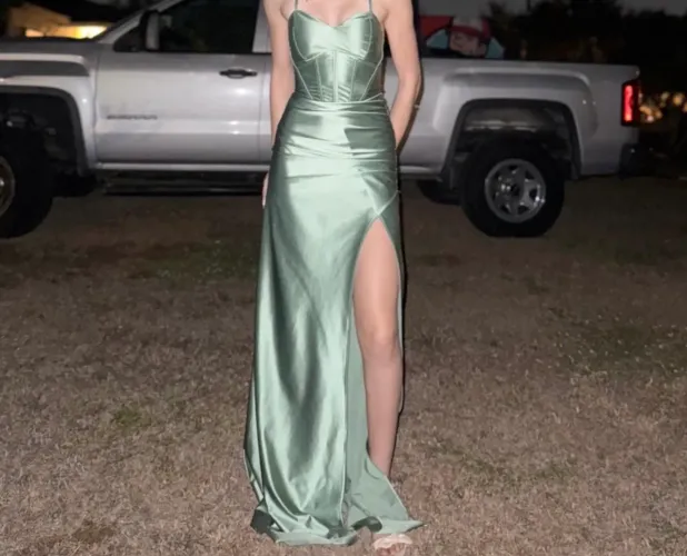 Vestido verde pra festa