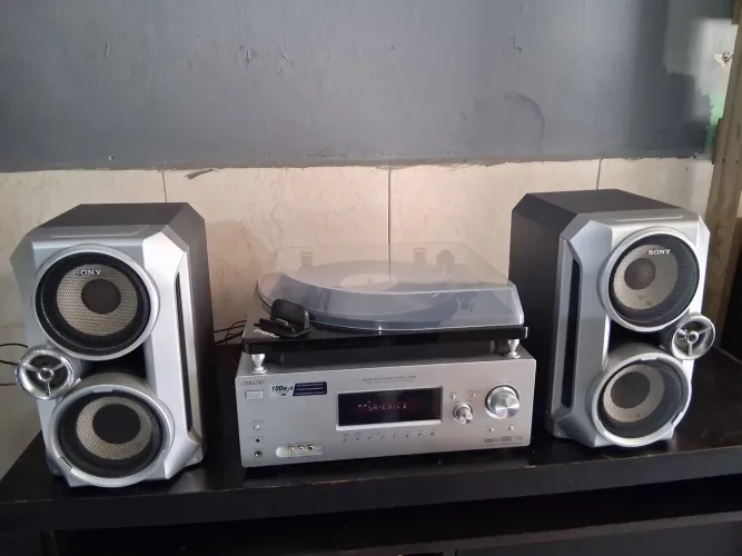 Receiver sony...toca discos ION caixas sony..aceito cartão 