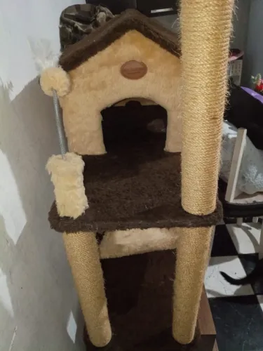 Casa para gatos 2 andares com arranhador