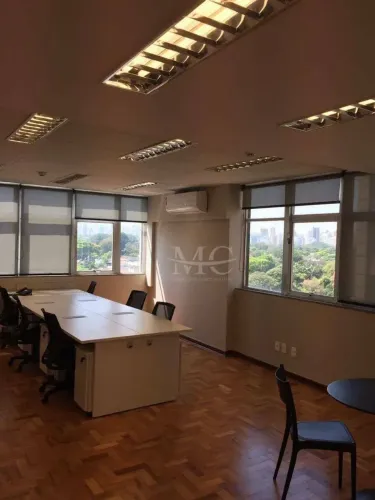 SALA MOBILIADA FARIA LIMA
