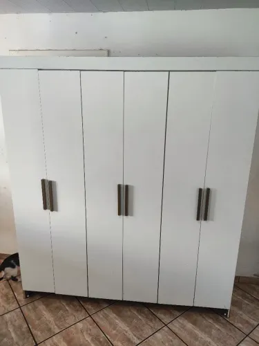 Guarda roupa 6 portas pra sair logo