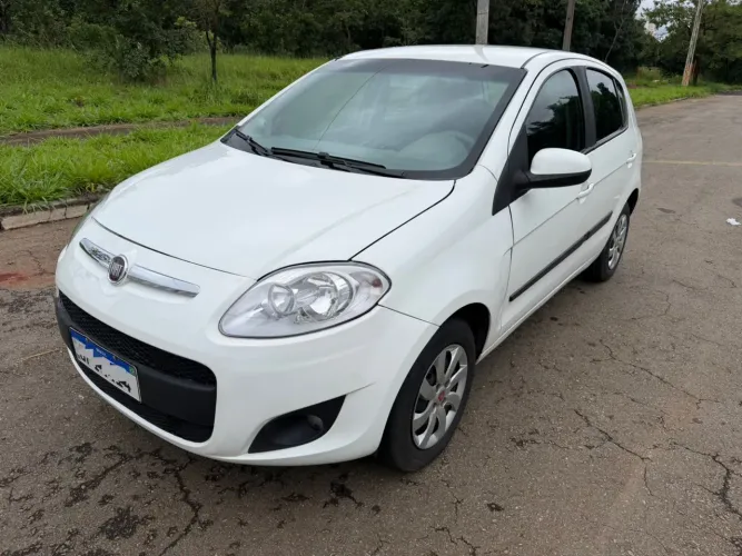 Fiat Palio Attractive 1.0 EVO Fire Flex 8V 5P 2013