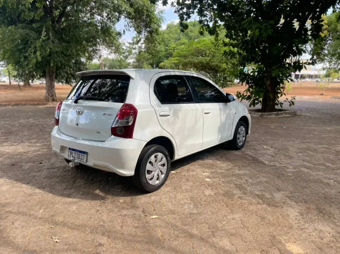 Toyota Etios X 1.3 Flex 16V 5P Mec. 2017