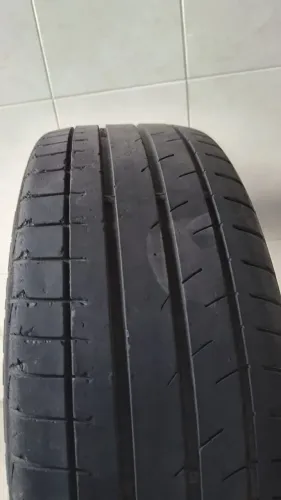 Pneu 215 55 17 usado