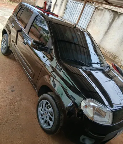 Fiat Uno Vivace Celeb. 1.0 EVO F.flex 8V 5P 2011