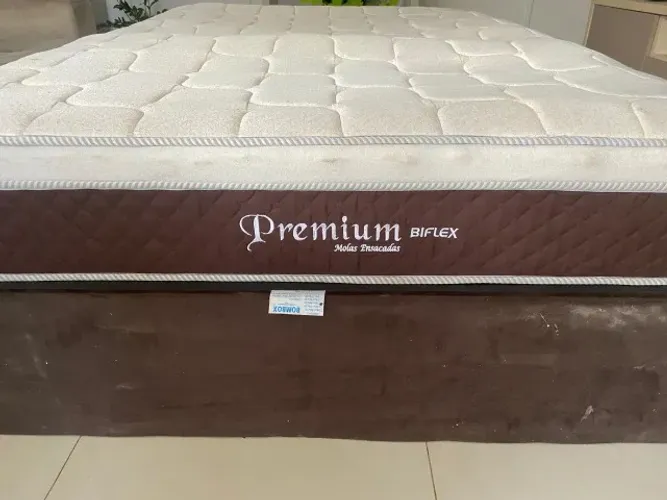 Colchão Bflex Premium mola ensacada 24 cm x 1,88m x 1,38m com Cama Box