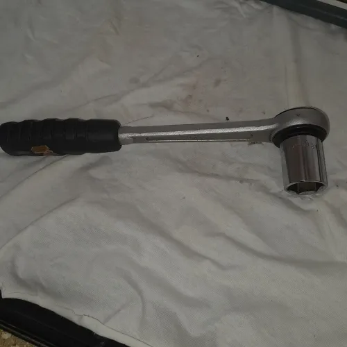 CHAVE CATRACA GEDORE  NOVA. NO BAIRRO DA PENHA VALOR 130 REAIS 