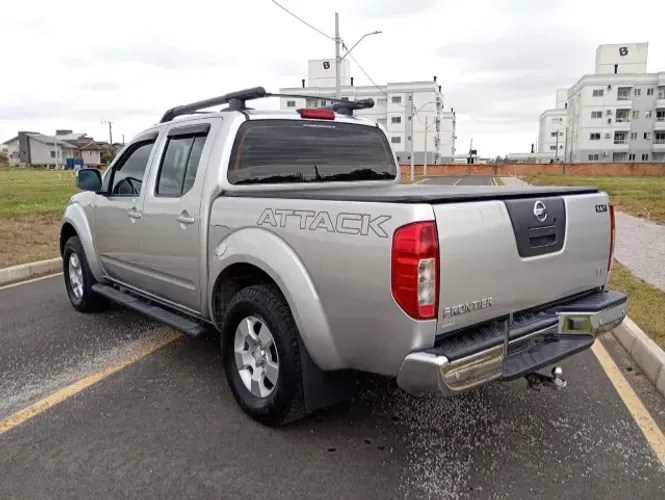 Nissan Frontier LE CD 4X4 2.5 TB Diesel Aut. 2011