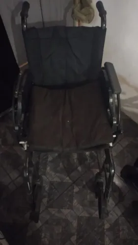 Cadeira de rodas dobrável