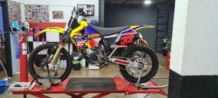 Vende-se Suzuki rm 125 cc 